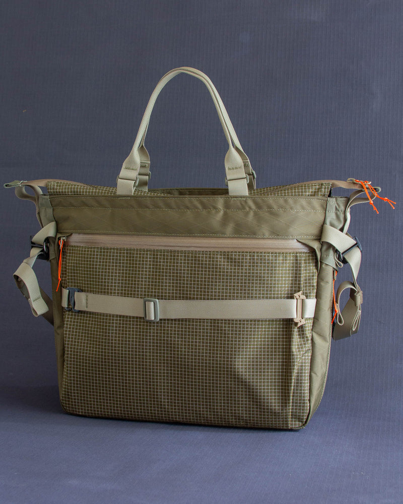 Messenger Tote V2 in Dark Olive