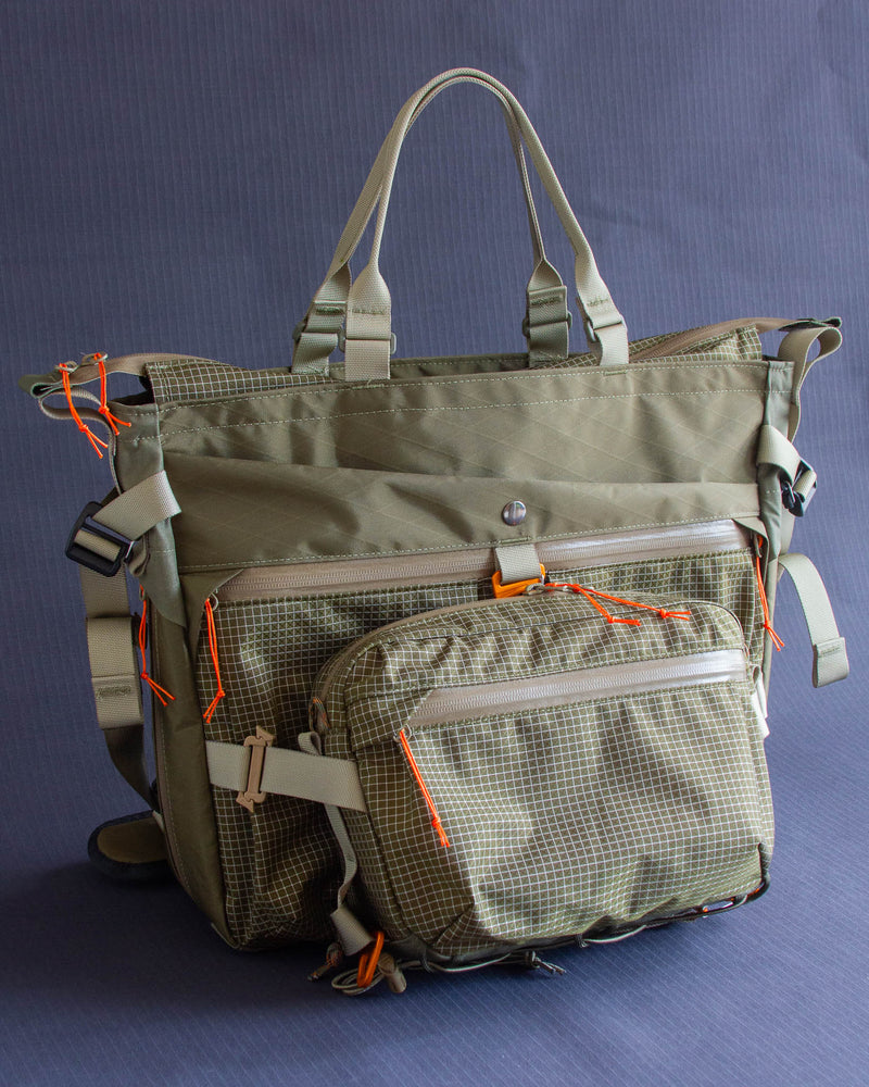 Messenger Tote V2 in Dark Olive