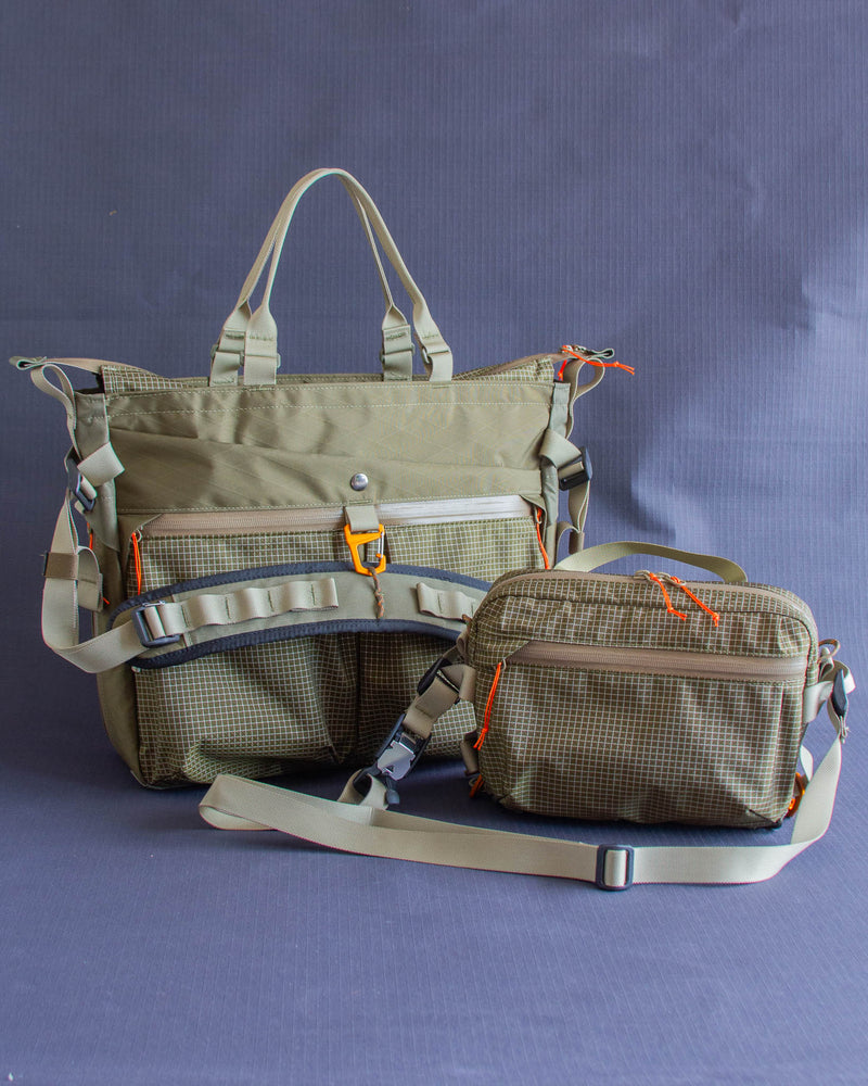Messenger Tote V2 in Dark Olive