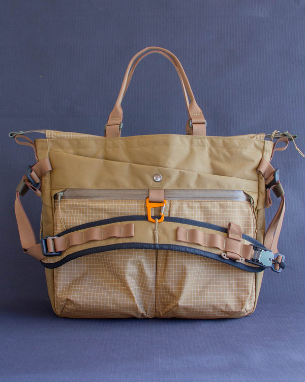 Messenger Tote V2 in Tan