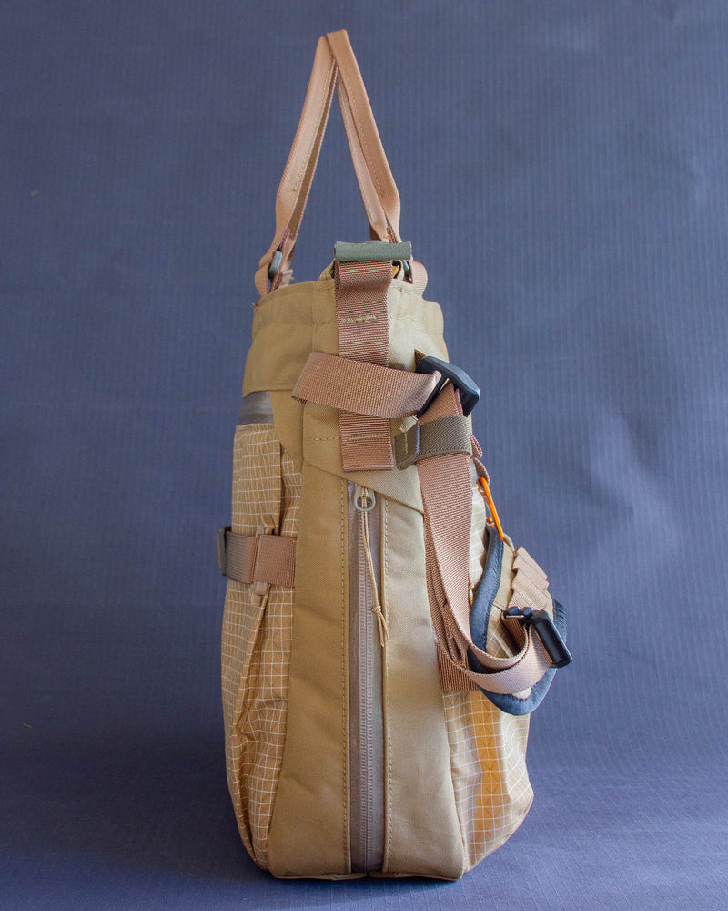 Messenger Tote V2 in Tan