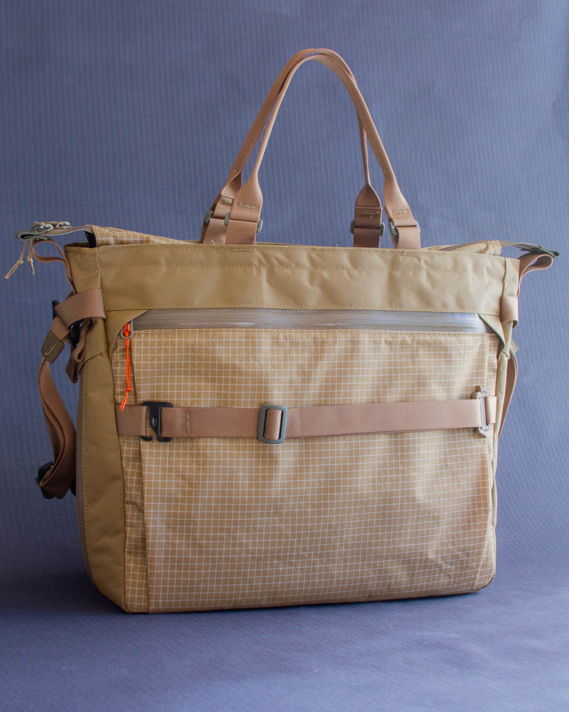 Messenger Tote V2 in Tan