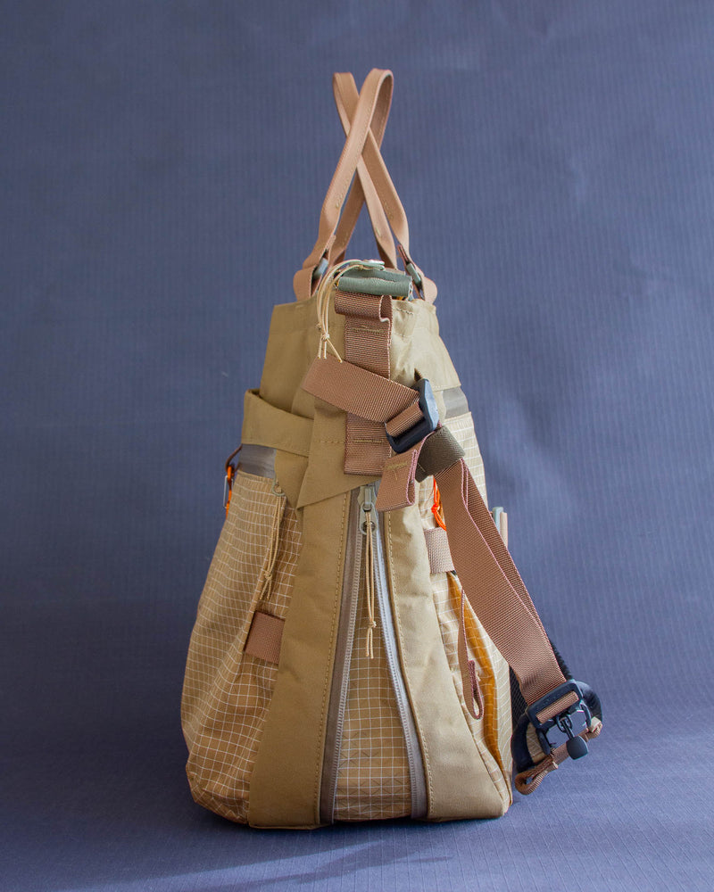 Messenger Tote V2 in Tan