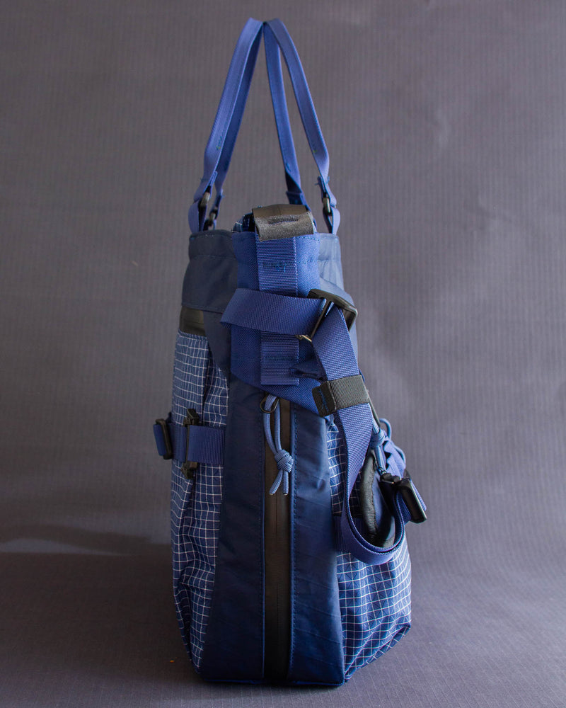 Messenger Tote V2 in Navy Blue