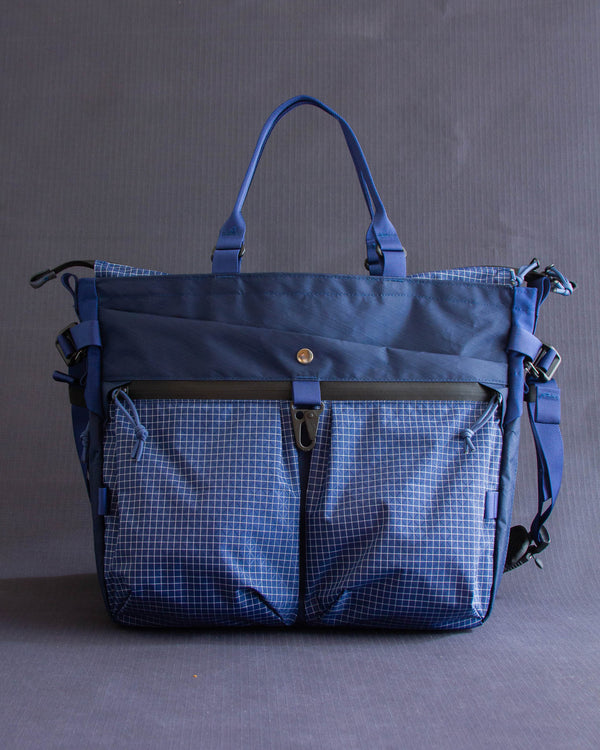 Messenger Tote V2 in Navy Blue