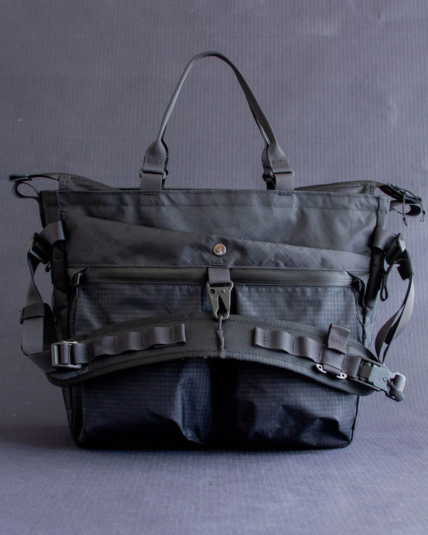 Messenger Tote V2 in Black
