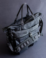 Messenger Tote V2 in Black