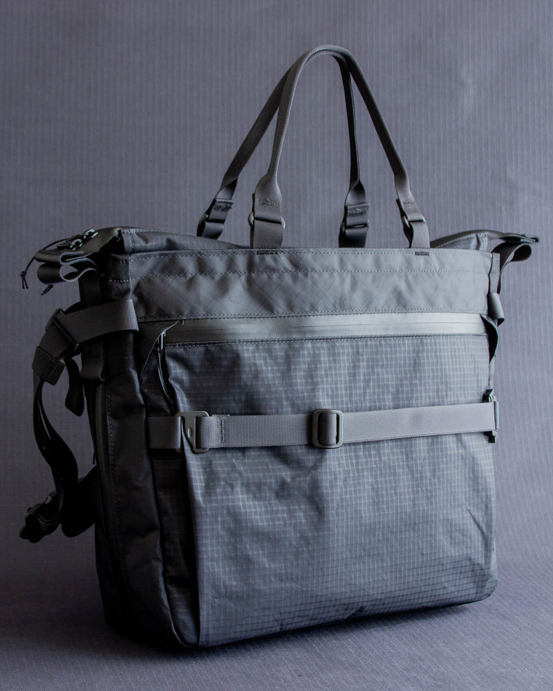 Messenger Tote V2 in Black