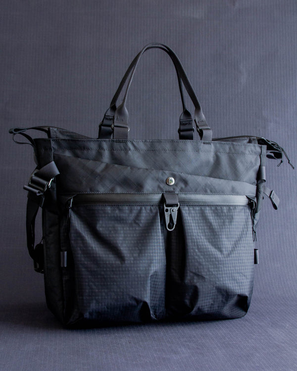 Messenger Tote V2 in Black