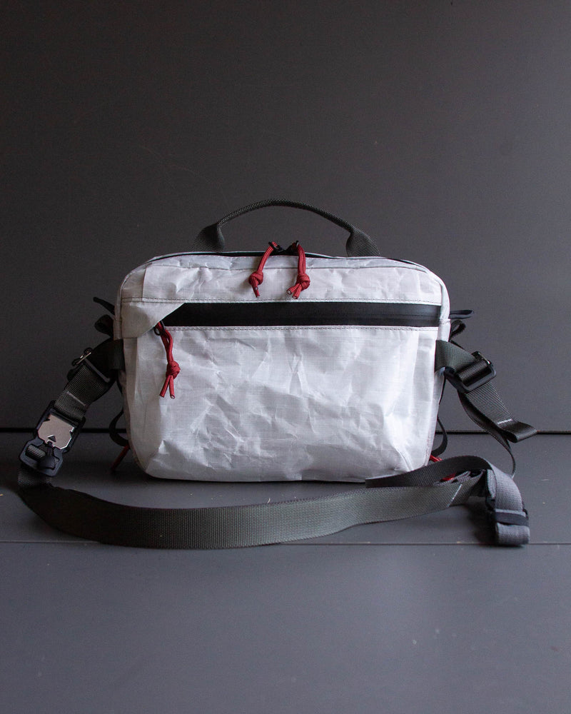 3L All-Terrain Pack in white Dyneema