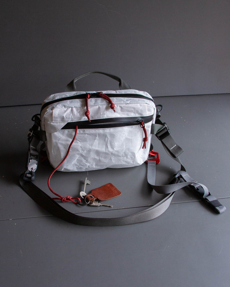 3L All-Terrain Pack in white Dyneema