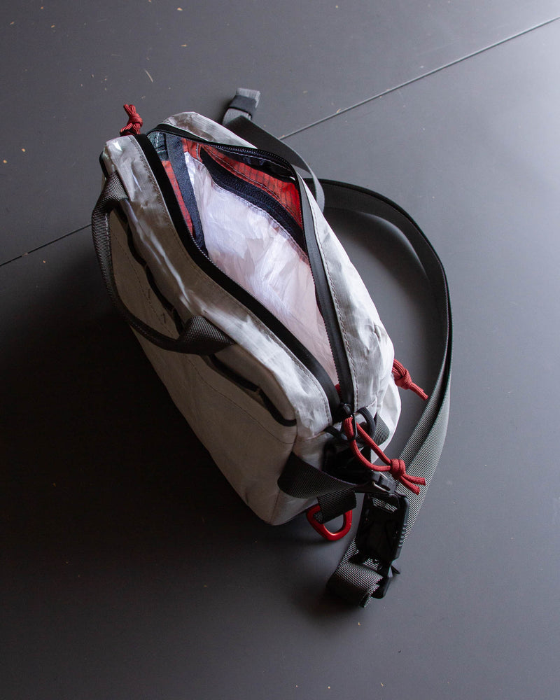 3L All-Terrain Pack in white Dyneema