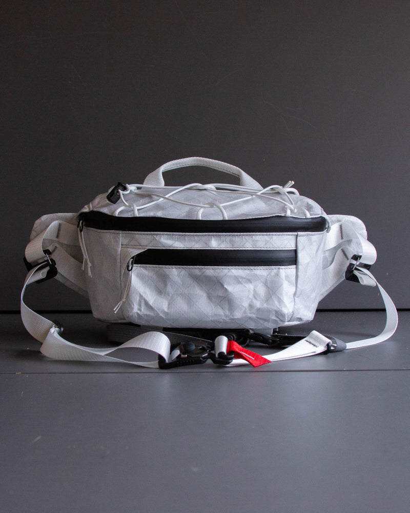 Sling Pack V4 in white Ultra 200x