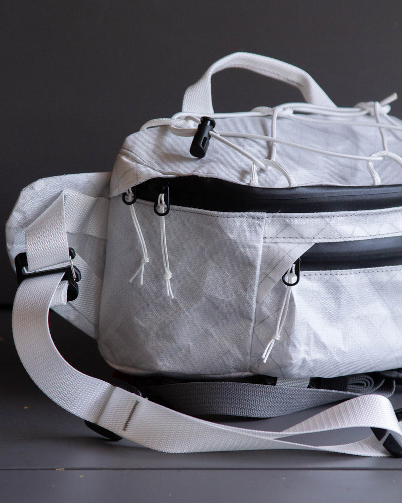 Sling Pack V4 in white Ultra 200x
