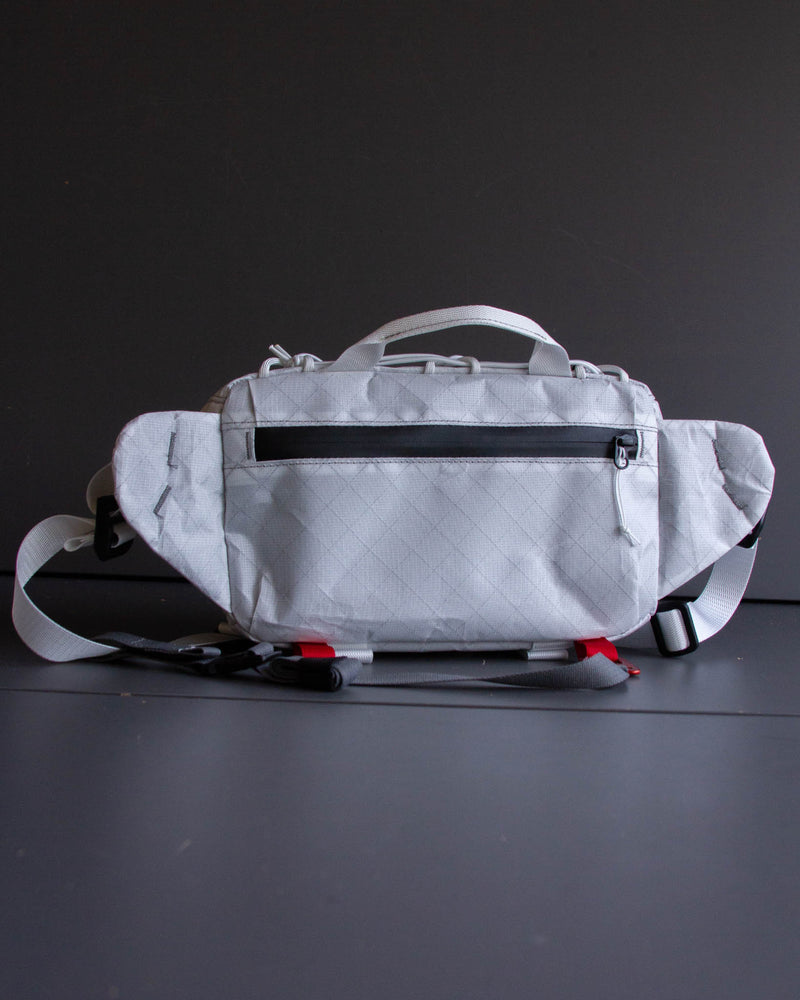 Sling Pack V4 in white Ultra 200x
